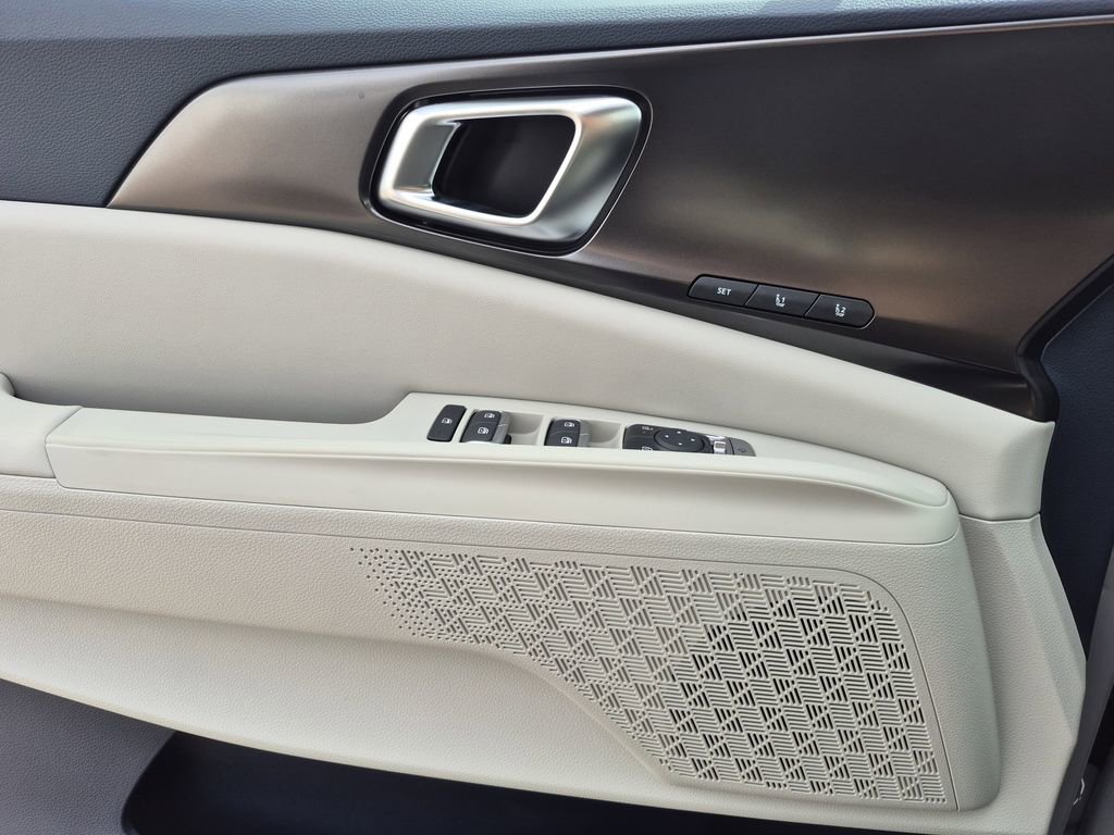 New 2026 Kia Carnival SX FWD image 6