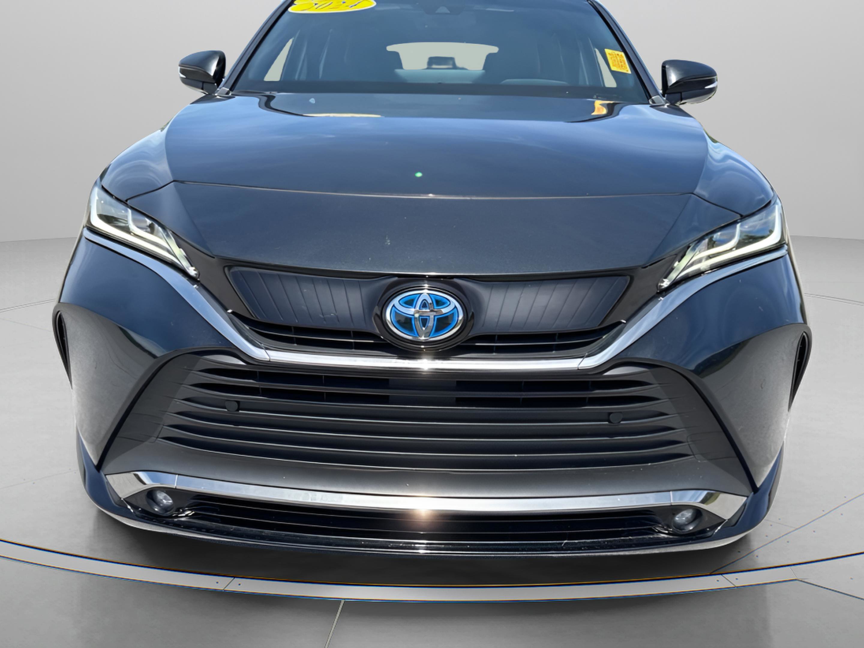 Used 2024 Toyota Venza Nightshade AWD/4WD image 4