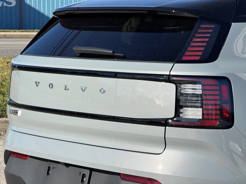 New 2026 Volvo EX30 Plus w/ Protection Package Premier AWD/4WD image 9