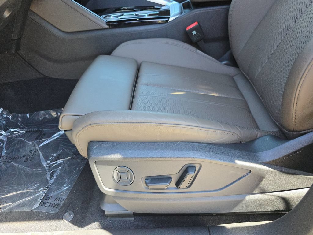 Used 2025 Audi Q5 Premium Plus w/ Premium Plus AWD/4WD image 17