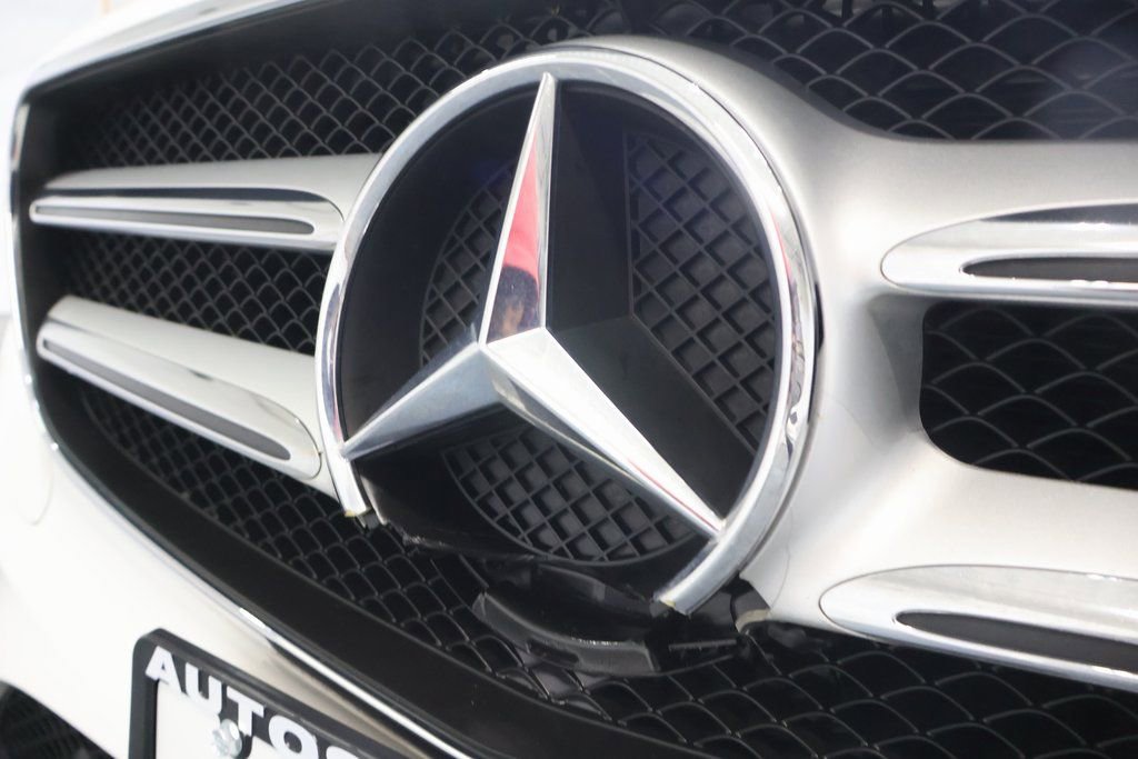 Used 2017 Mercedes-Benz E 400 4MATIC Wagon image 28