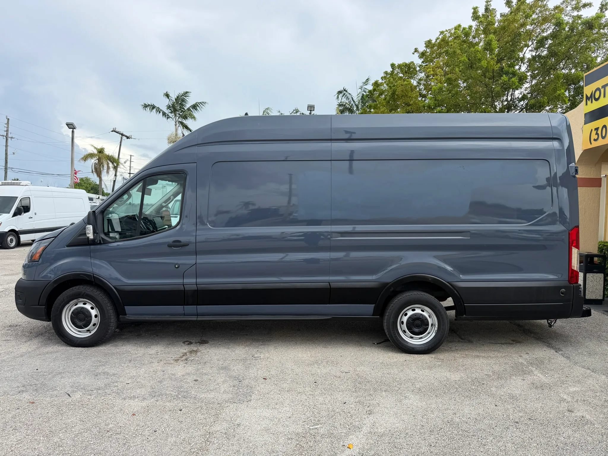 Used 2020 Ford Transit 250 148 High Roof Extended RWD image 2