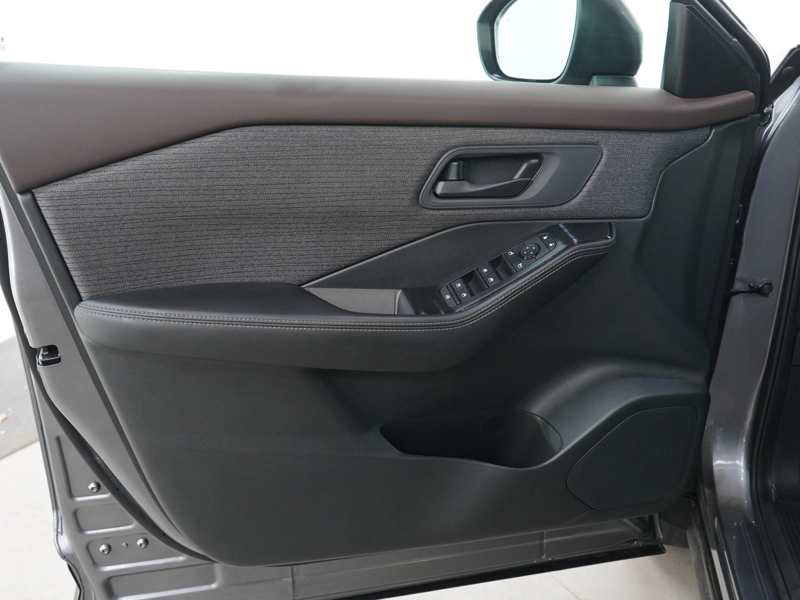 Used 2021 Nissan Rogue S FWD image 19