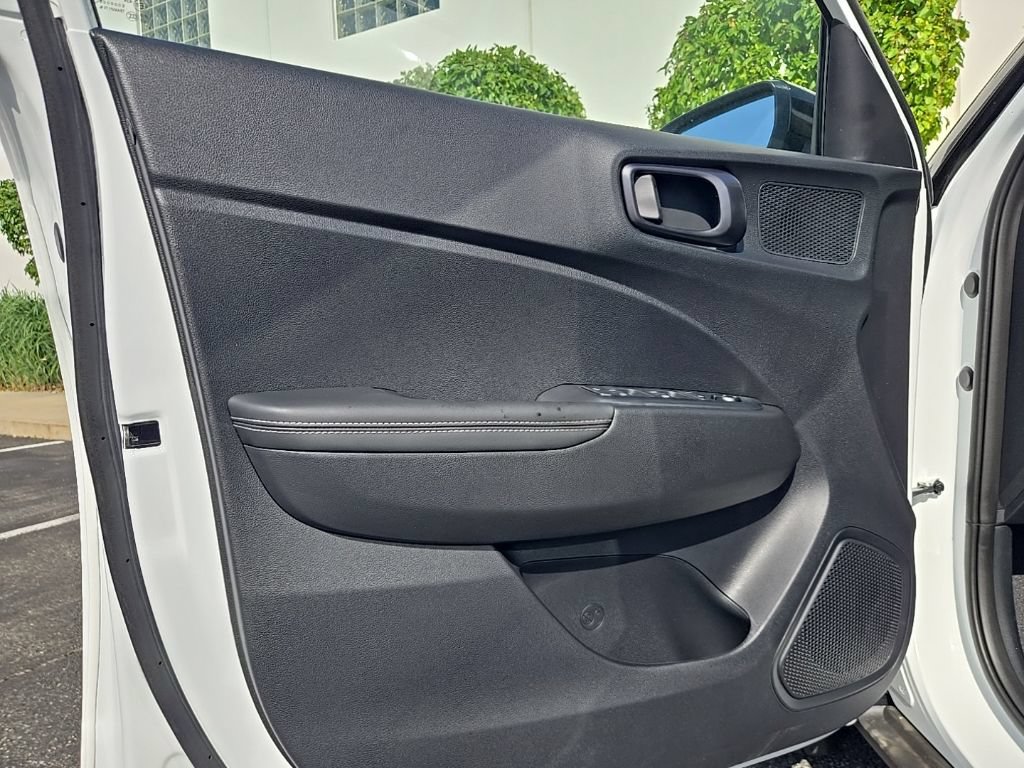 New 2026 Hyundai Venue SEL FWD image 21