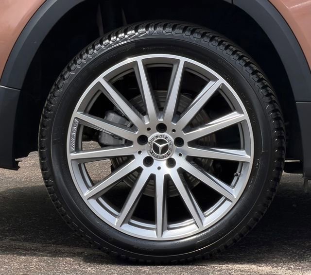 Used 2022 Mercedes-Benz GLB 250 4MATIC image 11