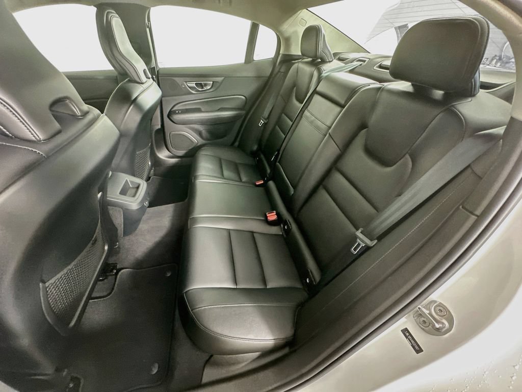 Used 2024 Volvo S60 B5 Core FWD image 33