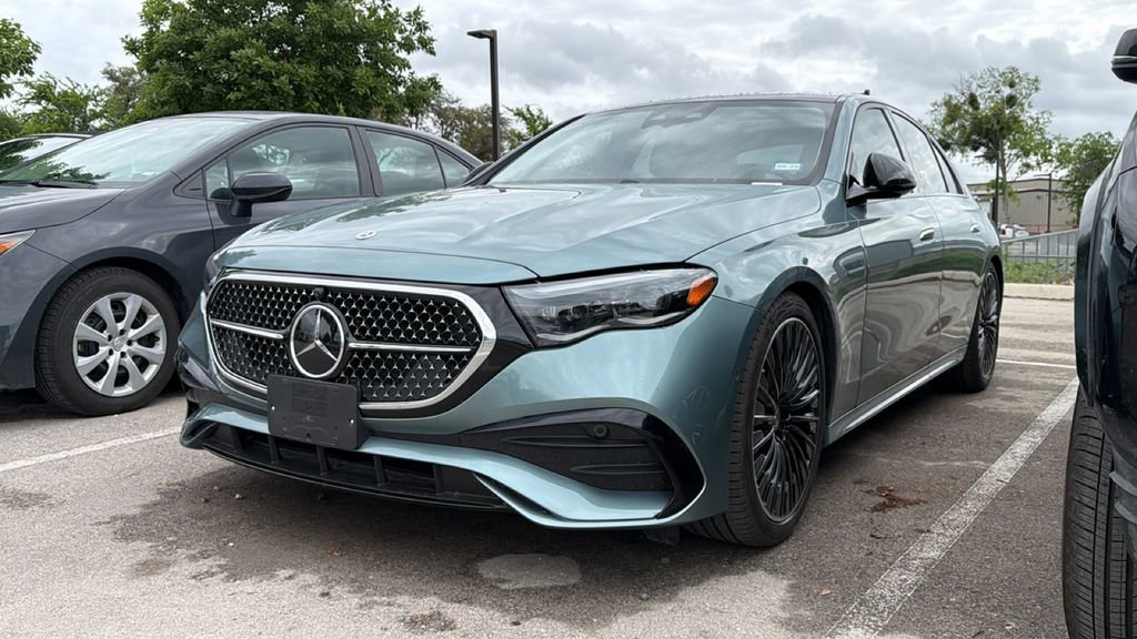 Used 2024 Mercedes-Benz E 350 4MATIC Sedan image 10