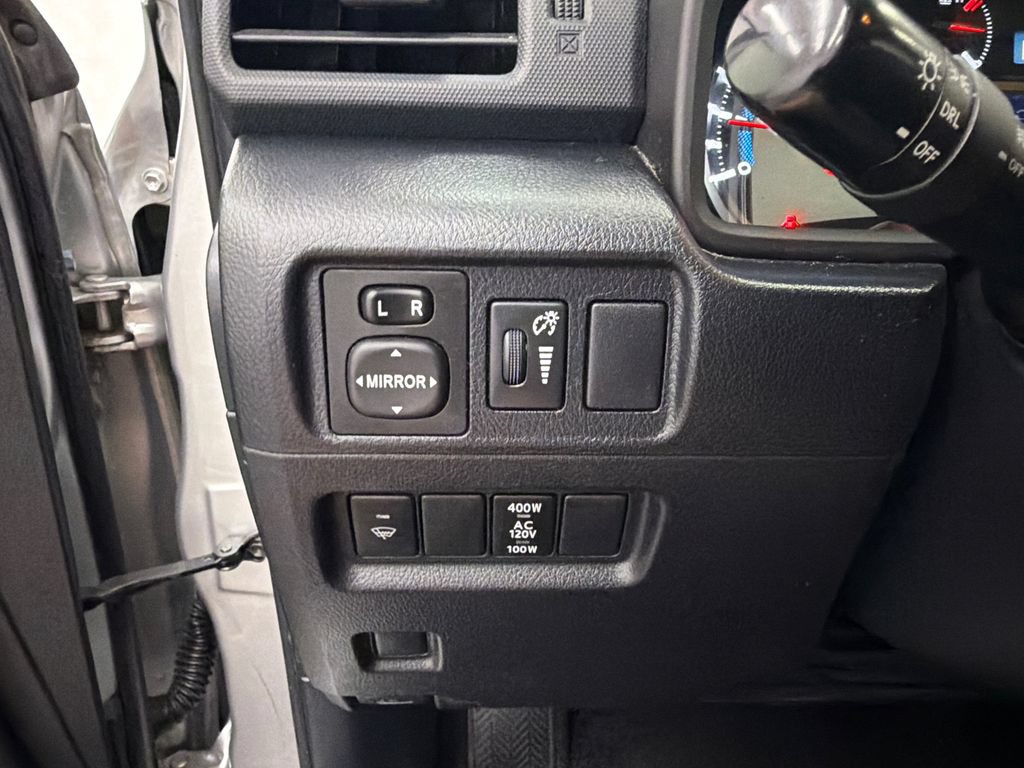 Used 2019 Toyota 4Runner SR5 AWD/4WD image 31