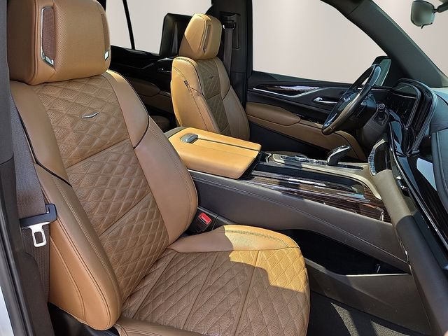 Used 2021 Cadillac Escalade Sport w/ Driver Assist Tech Package AWD/4WD image 16