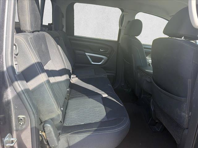 Used 2019 Nissan Titan SV RWD image 18