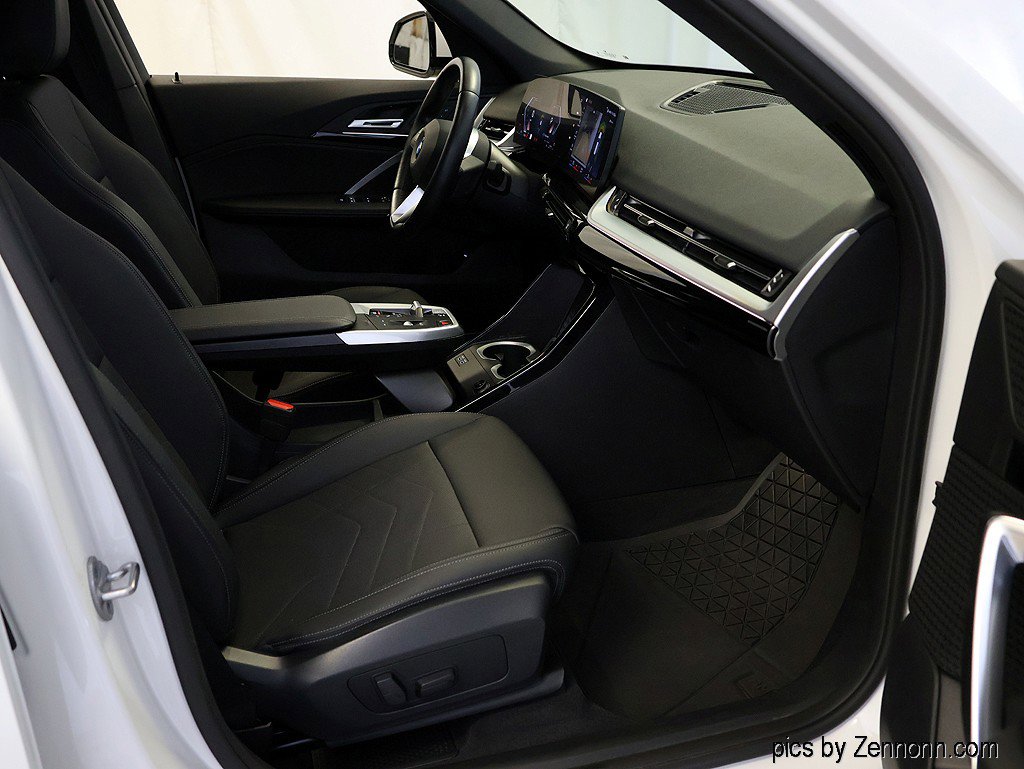 Certified 2023 BMW X1 xDrive28i w/ Convenience Package image 32