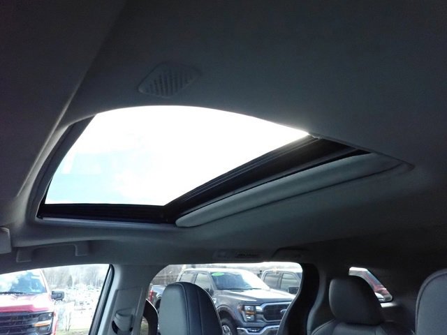 Used 2024 Toyota Sienna XLE image 24