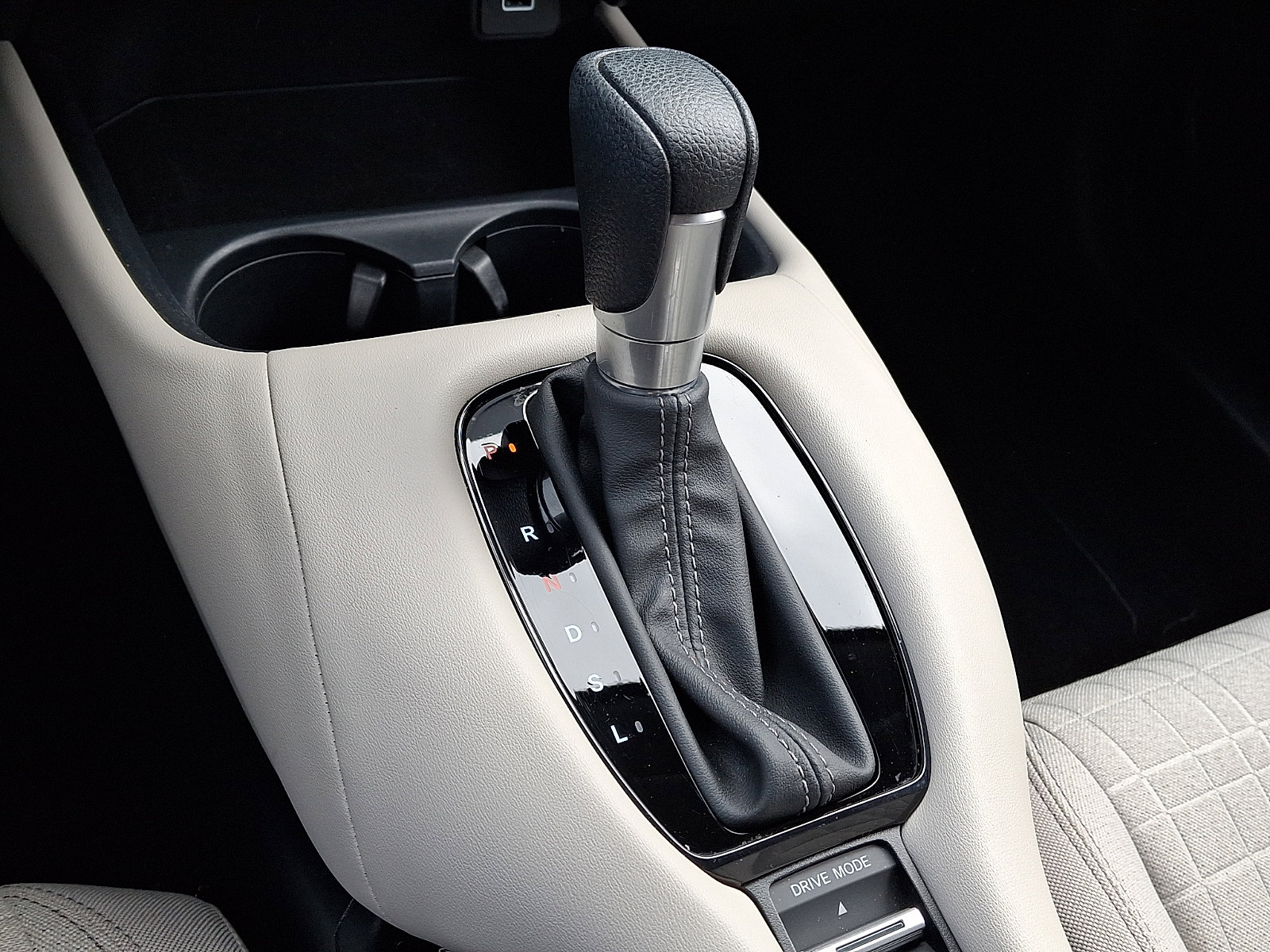 Certified 2023 Honda HR-V LX image 13