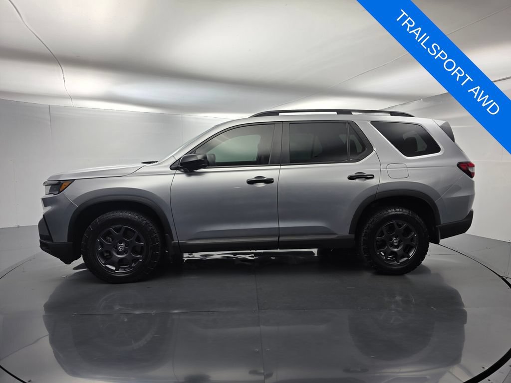 Used 2025 Honda Pilot TrailSport image 7