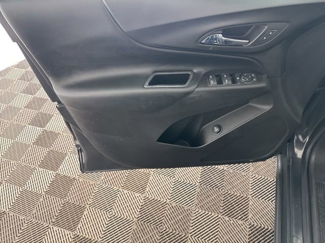 Used 2018 Chevrolet Equinox LT image 18