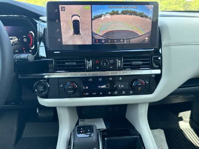 New 2026 Nissan Pathfinder SL AWD/4WD image 18