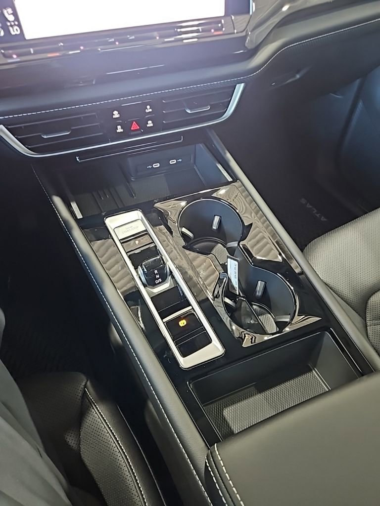 New 2026 Volkswagen Atlas SE image 35