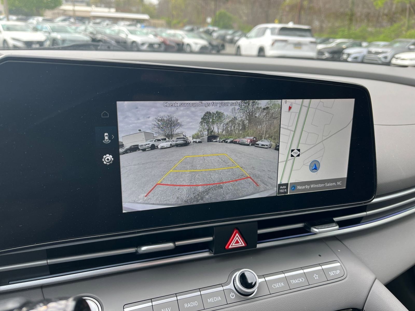 Used 2025 Hyundai Elantra SEL image 21