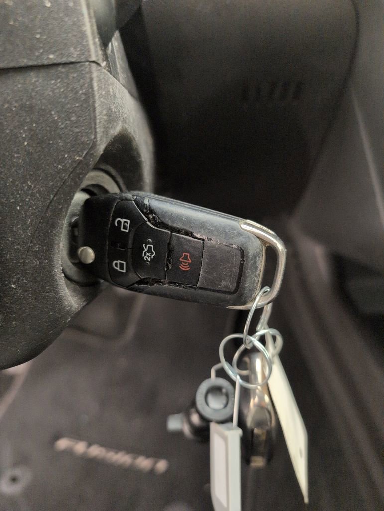 Used 2016 Ford Fusion SE FWD image 39