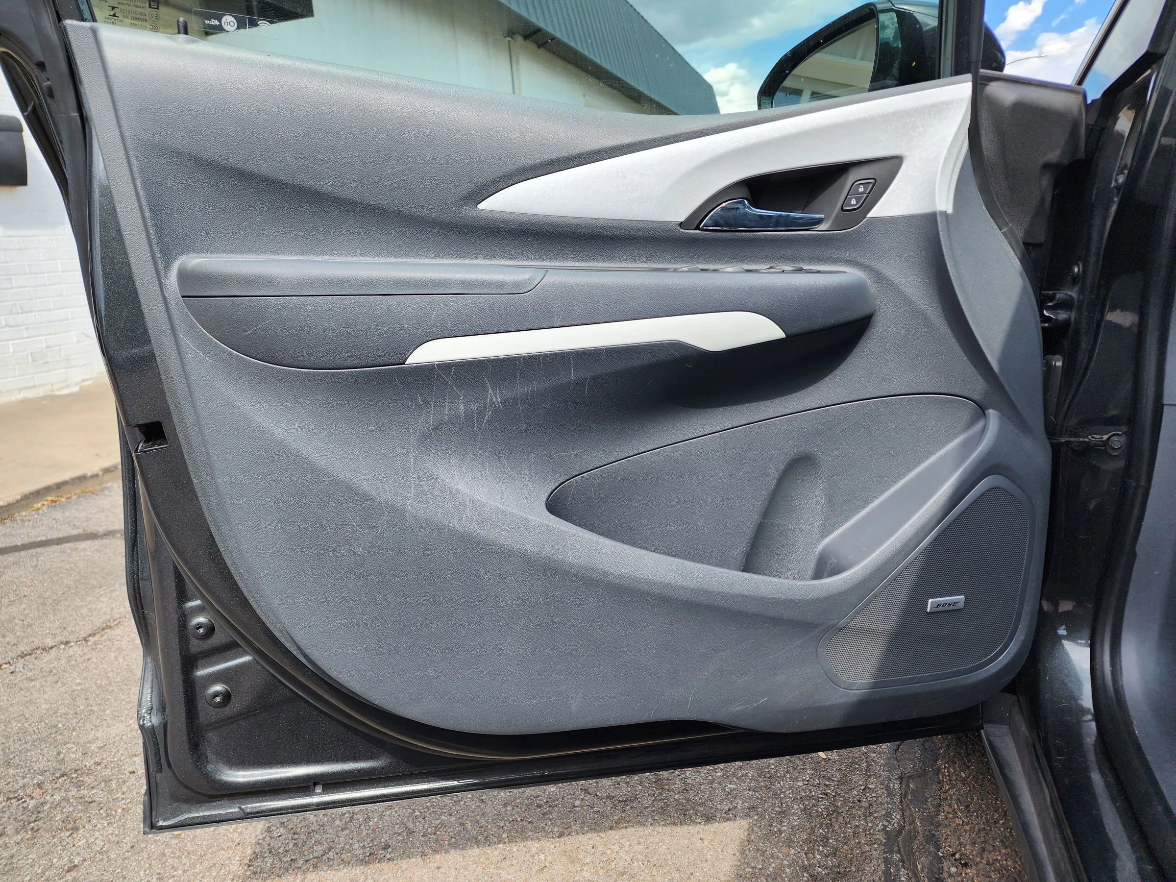 Used 2019 Chevrolet Bolt Premier w/ Infotainment Package FWD image 13