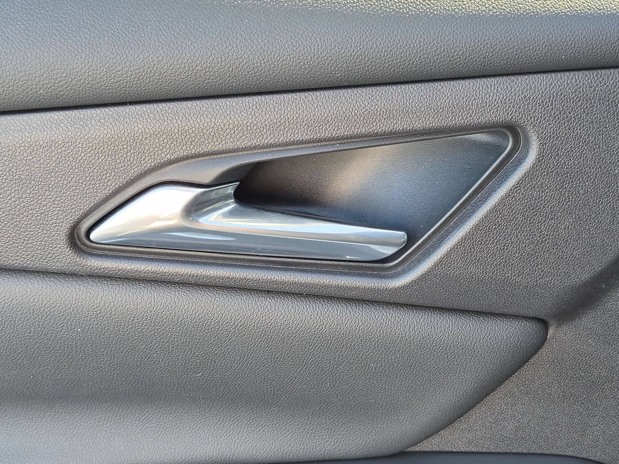 Used 2025 Chevrolet Traverse LT FWD image 28