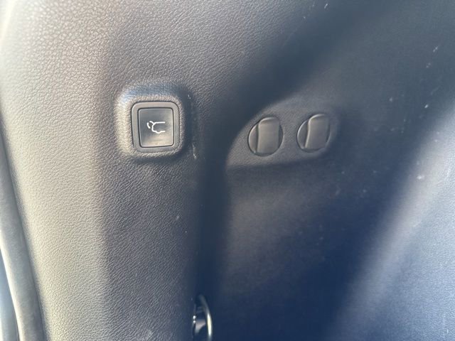Used 2019 Jeep Cherokee Limited image 10