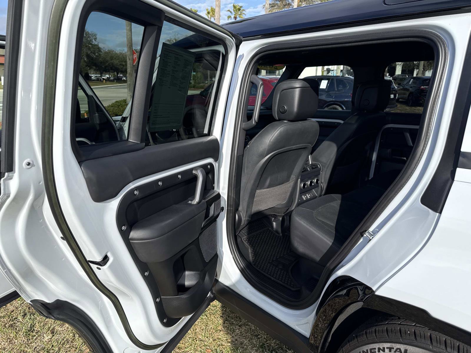 Used 2023 Land Rover Defender 110 V8 image 12