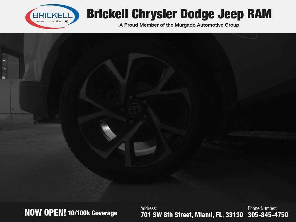 Used 2019 Toyota C-HR XLE image 9