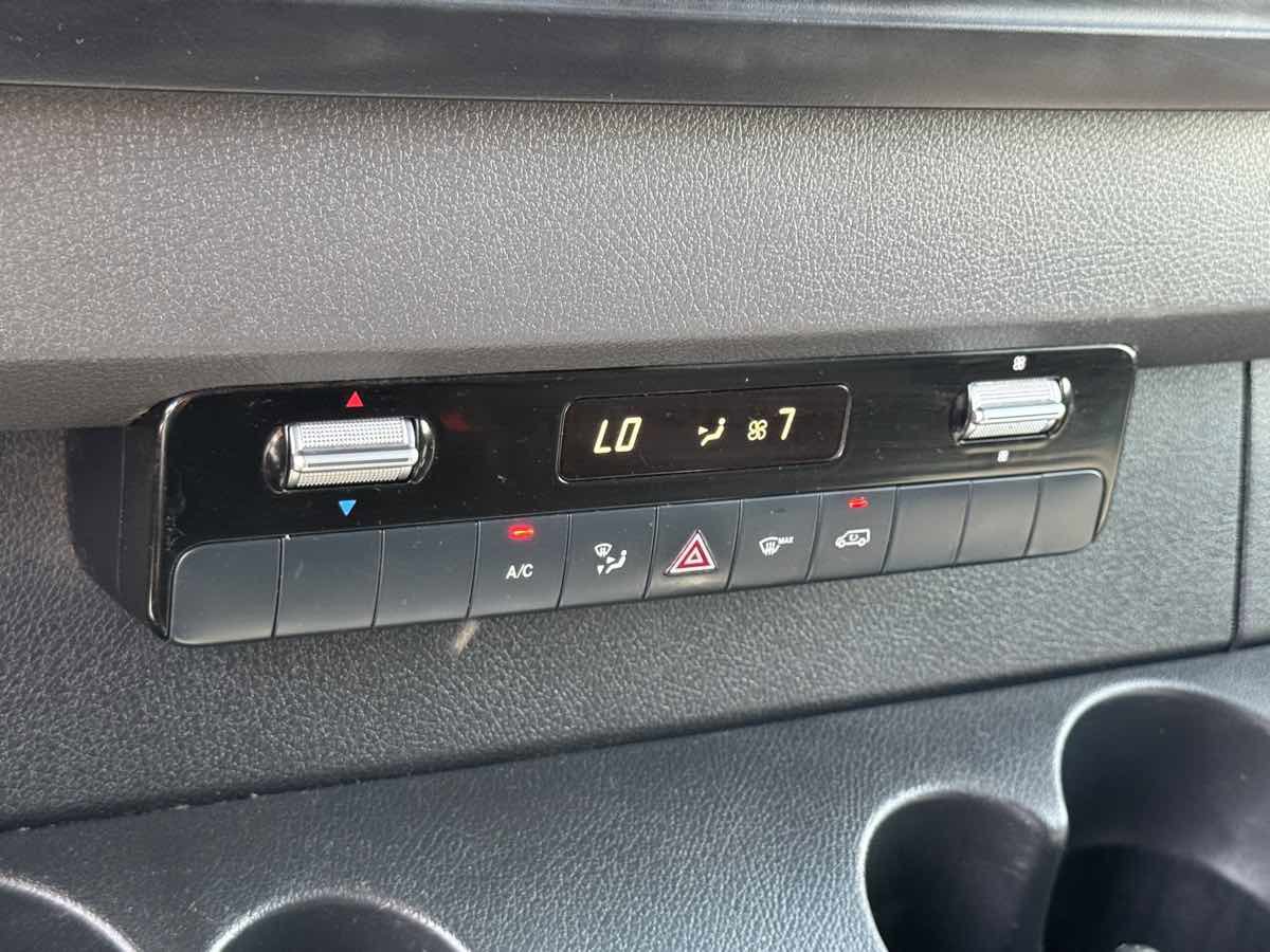 Used 2019 Mercedes-Benz Sprinter 170 image 32