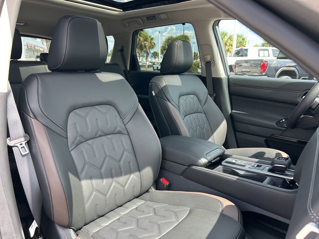 New 2026 Nissan Pathfinder Platinum w/ Cargo Package image 47