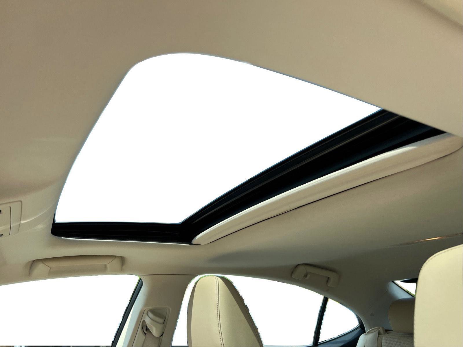 Used 2015 Lexus ES 350 w/ Luxury Package FWD image 12