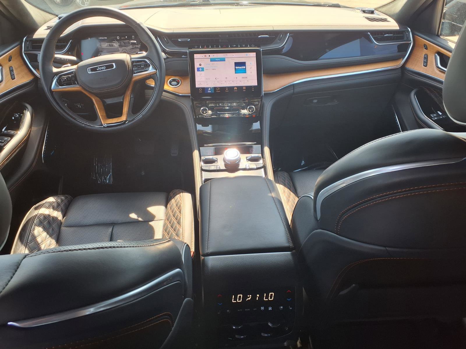 Used 2024 Jeep Grand Cherokee Summit image 10
