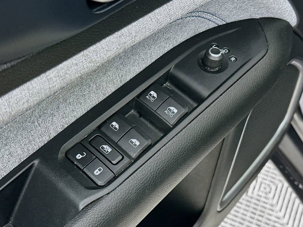 Certified 2022 Jeep Compass Latitude w/ Convenience Group image 27