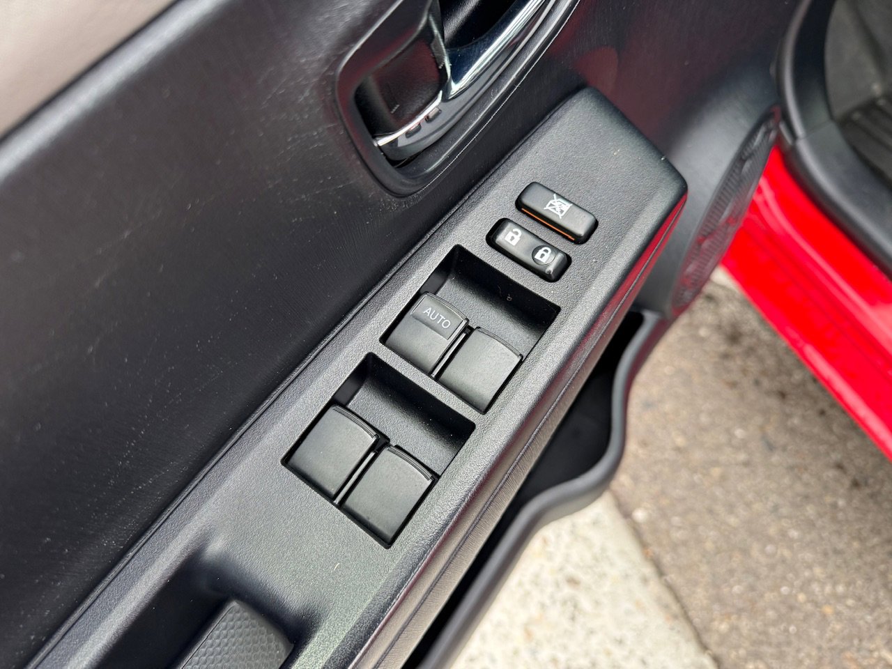 Used 2013 Toyota Yaris LE image 11