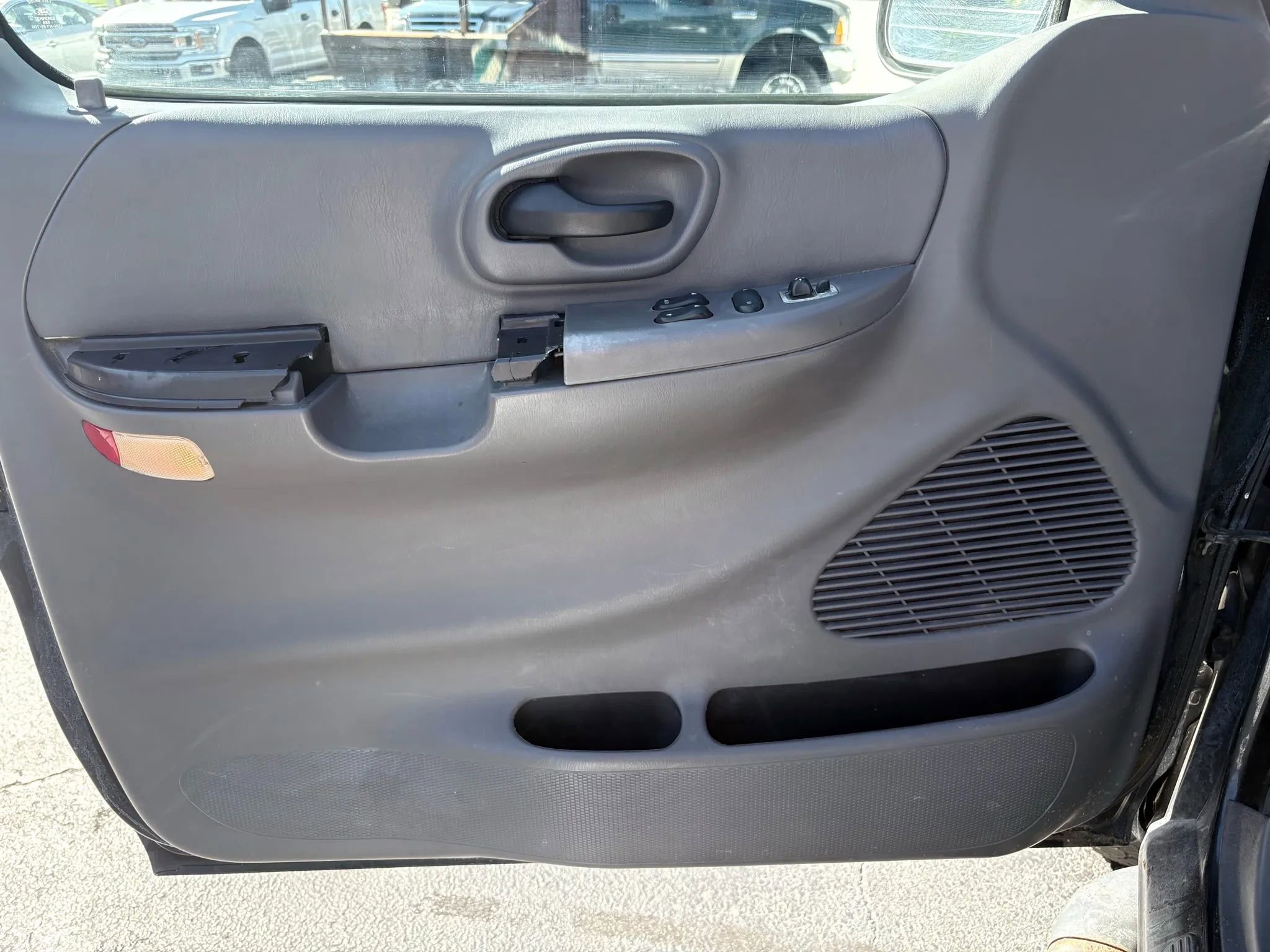 Used 1999 Ford F150 4x4 Regular Cab image 10