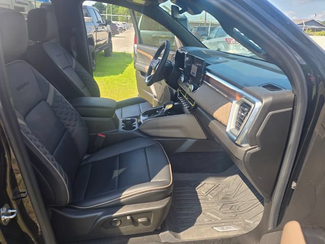 Used 2023 GMC Canyon Denali w/ Denali Black Edition AWD/4WD image 39