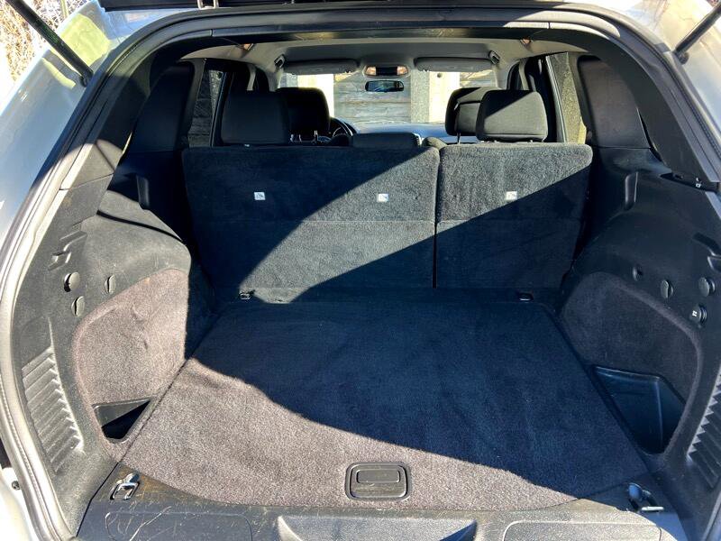 Used 2011 Jeep Grand Cherokee Laredo image 22