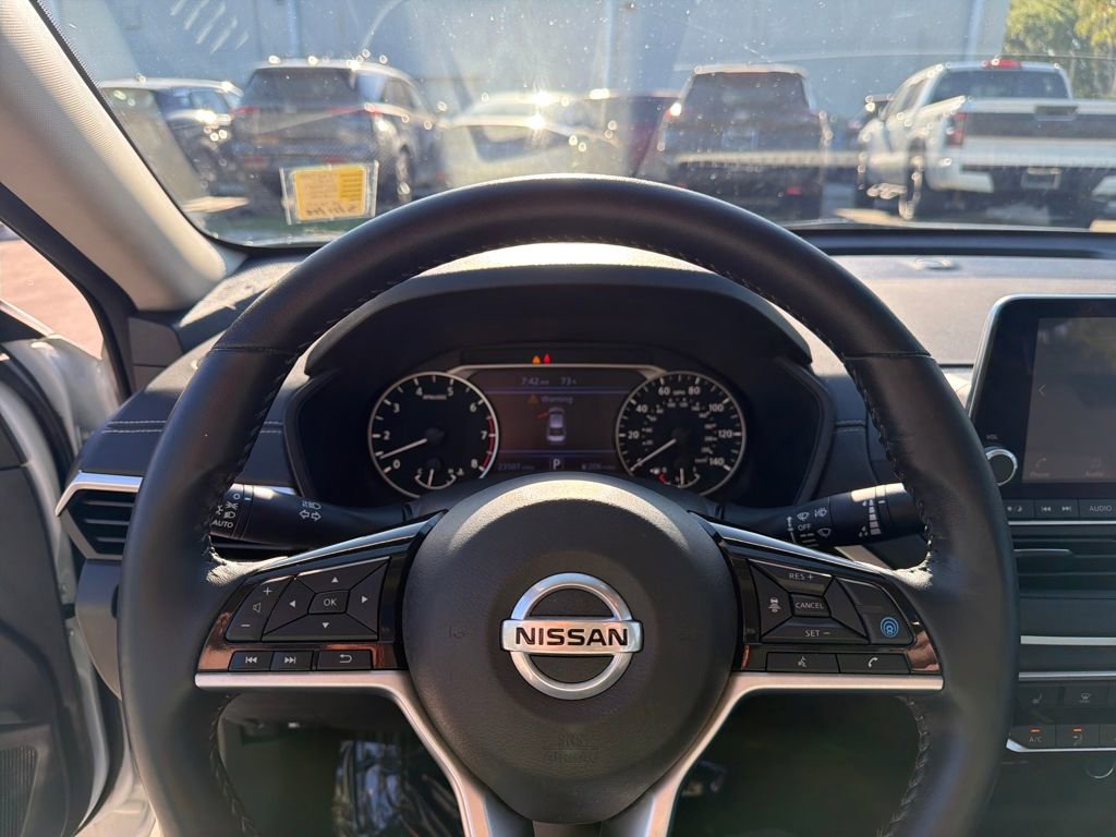 Used 2021 Nissan Altima 2.5 SV w/ SV Premium Package image 22