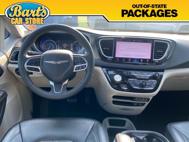 Used 2022 Chrysler Pacifica Touring-L FWD image 19