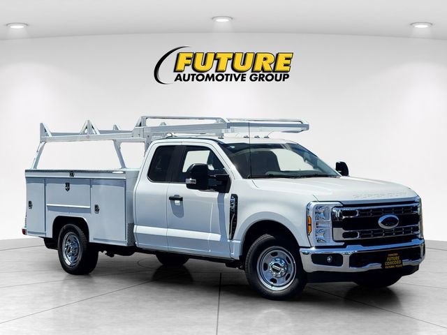 New 2025 Ford F350 XL w/ XL Chrome Package