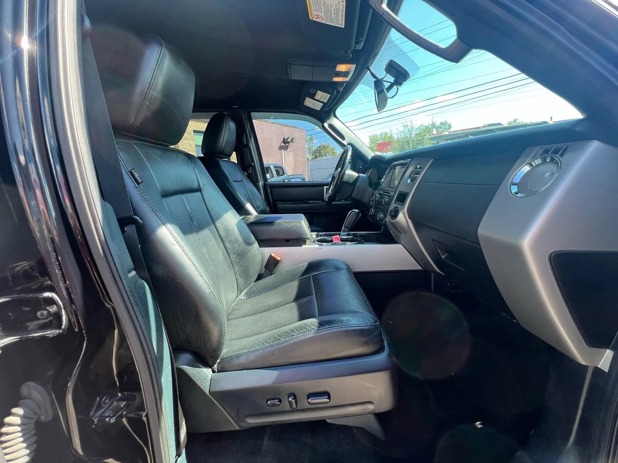 Used 2016 Ford Expedition EL Limited image 26