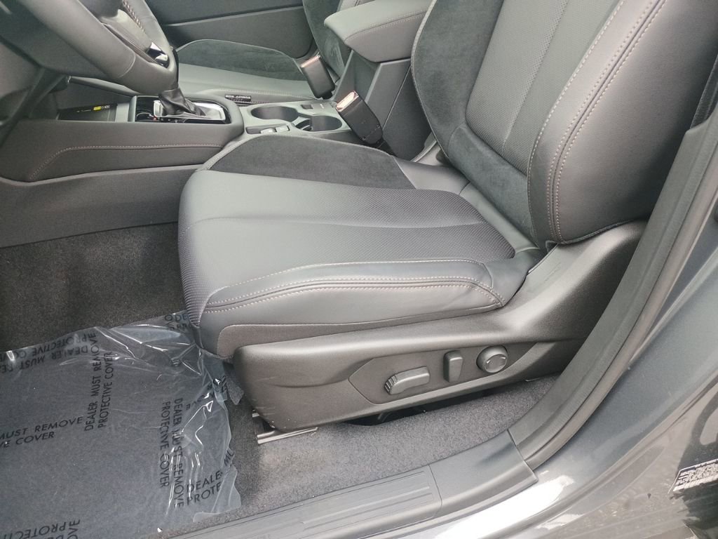 Used 2025 Subaru Forester Touring image 13