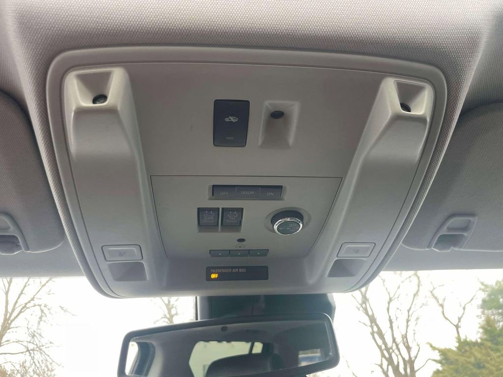 Used 2020 GMC Yukon XL Denali w/ Denali Ultimate Package image 27