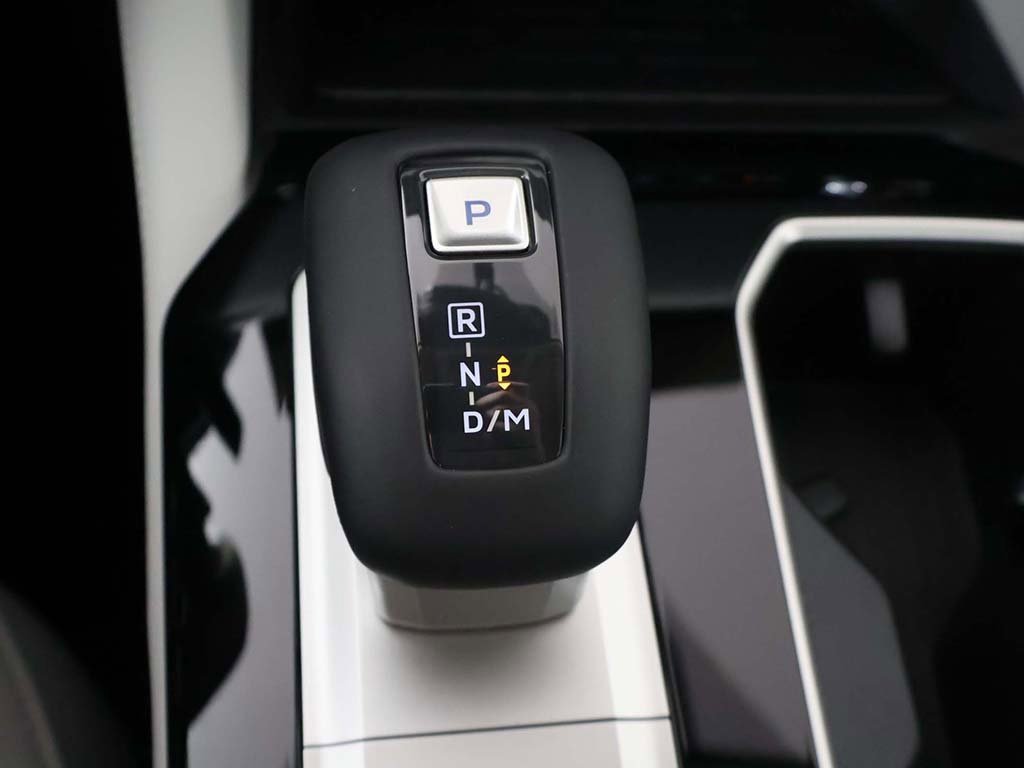 New 2025 Mitsubishi Outlander SE image 52