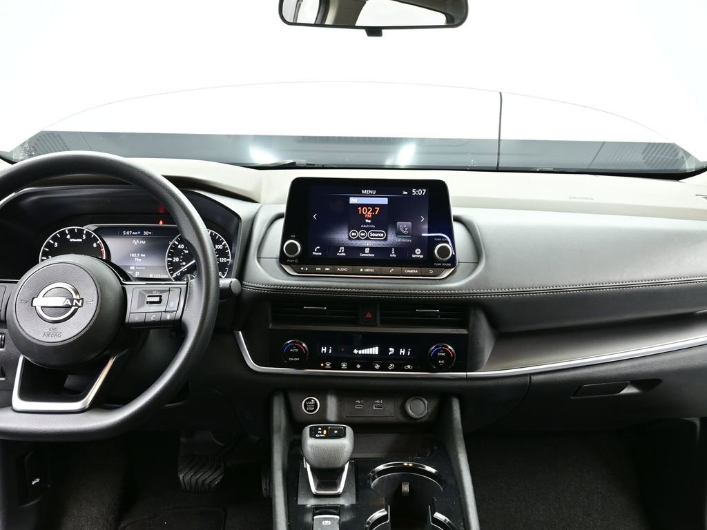 Used 2023 Nissan Rogue SV image 11