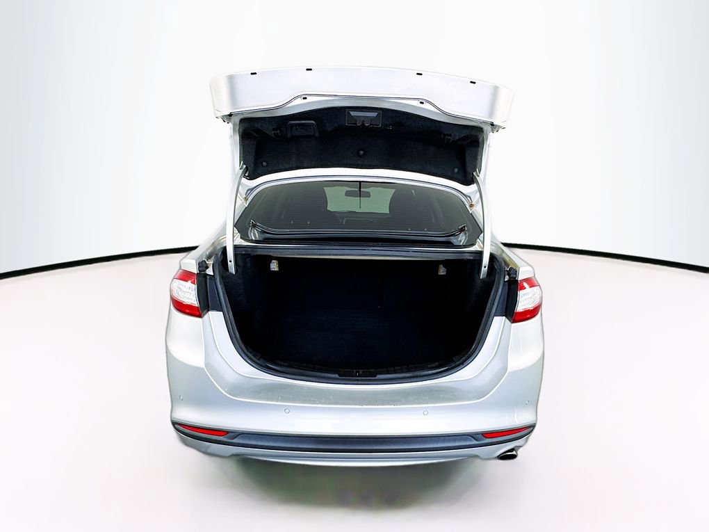 Used 2016 Ford Fusion SE image 25