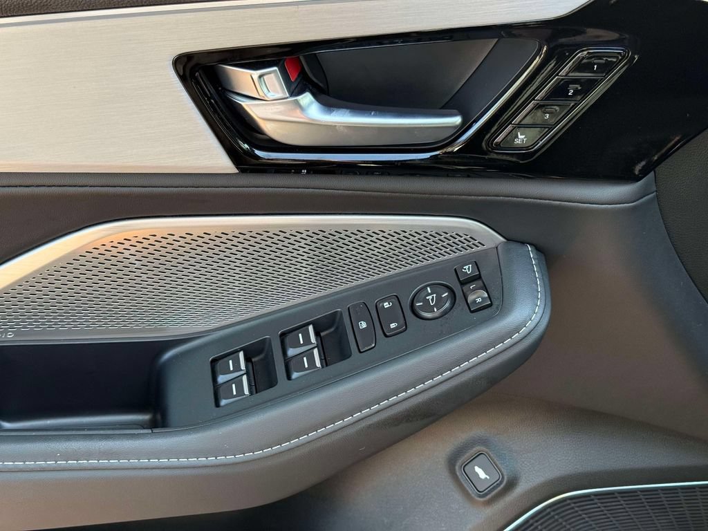 Certified 2024 Acura MDX w/ Technology Package AWD/4WD image 18