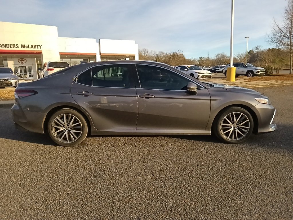 Used 2024 Toyota Camry XLE image 2