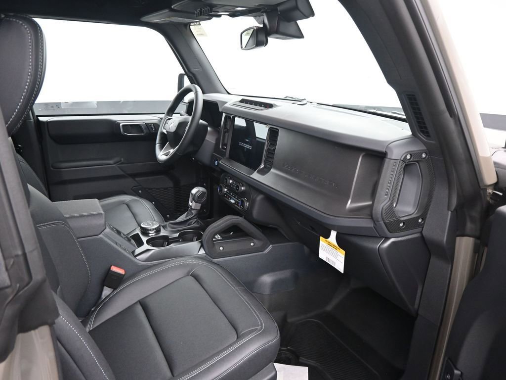Used 2025 Ford Bronco Badlands image 13