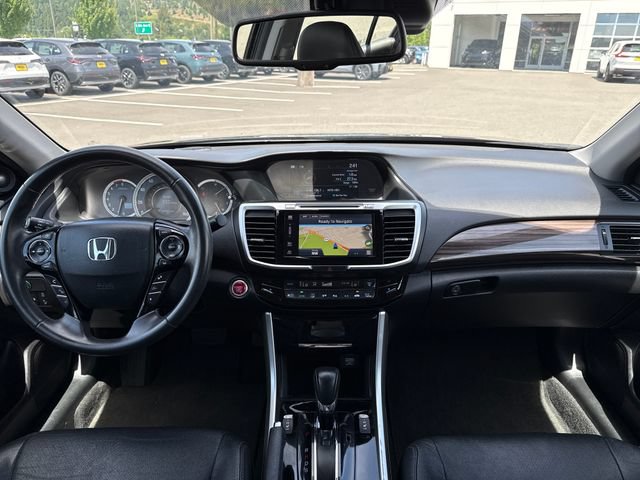 Used 2017 Honda Accord Touring image 13
